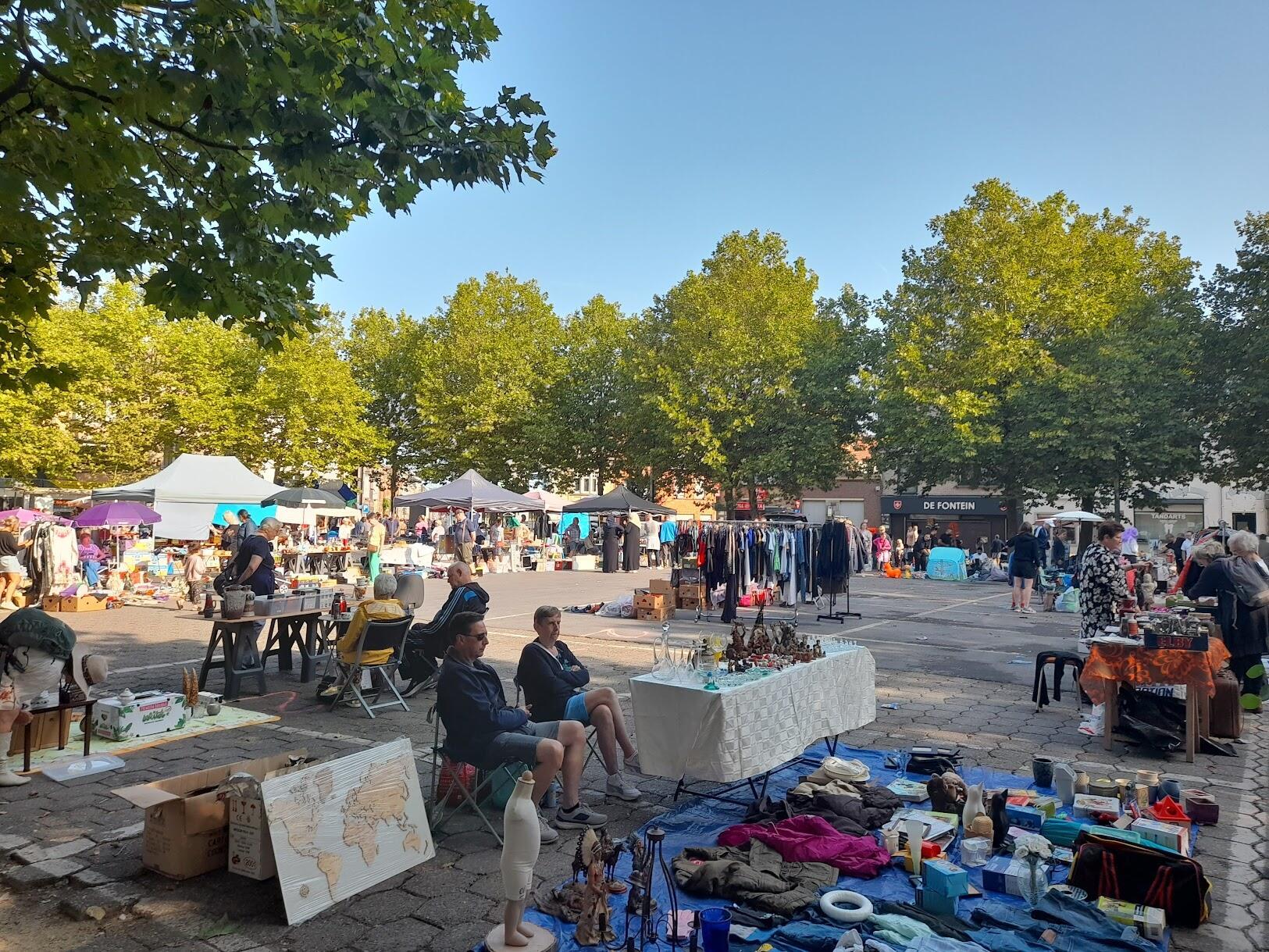 Rommelmarkt Van Beverenplein